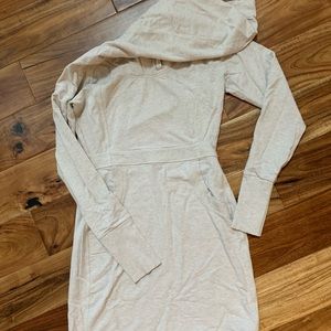 Athleta heathered cream tunic